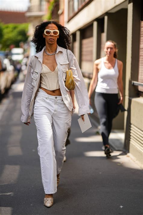 11 White Jeans Outfits That Have the Street Style Seal of Approval | Vogue