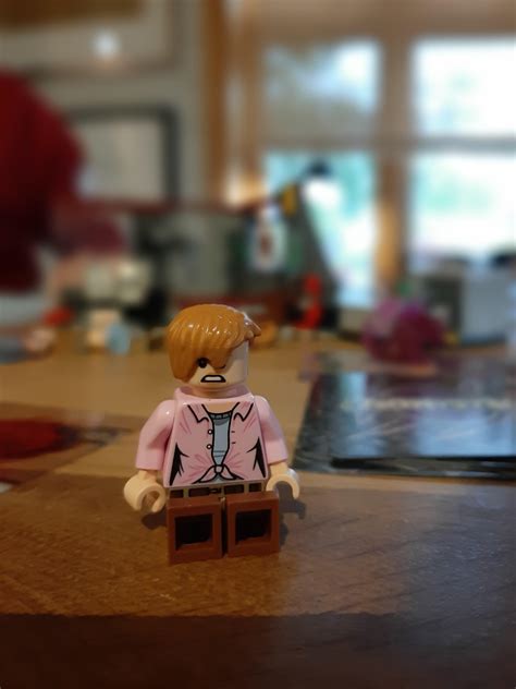 Karen Lego Scrolller