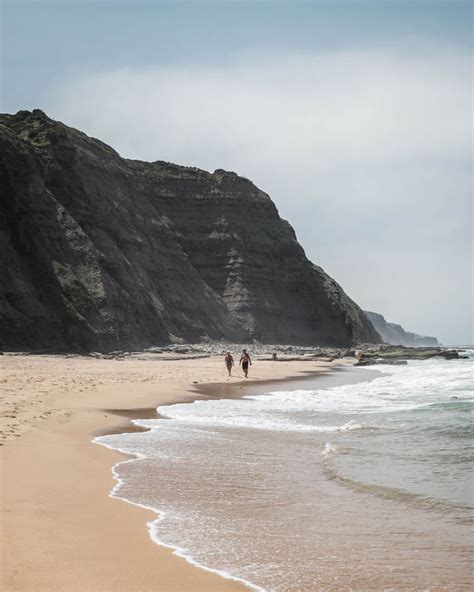 18 Best Beaches in Cascais That You Should Visit!