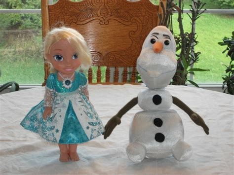 Disney Frozen Snow Glow Elsa Doll W Pull Apart Talkin” Olaf The