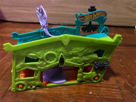 Hot Wheels Ghost Garage Hobbies Toys Toys Games On Carousell