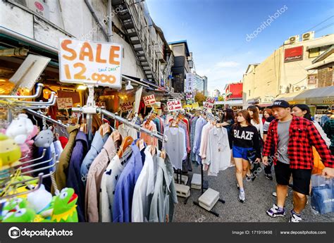 Hongdae shopping street : SEOUL, KOREA. – Stock Editorial Photo ...