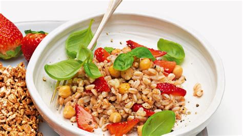 Insalata Di Farro 4 Ricette E I Consigli Per Farla Bene La Cucina