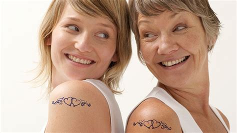 40 Sentimental Mother And Daughter Tattoo Ideas The Trend Spotter