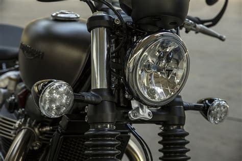 Motorrad Vergleich Triumph Bonneville Bobber 2021 Vs Triumph