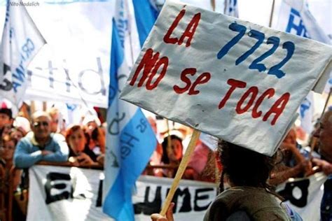 Miles Se Movilizaron En Mendoza En Defensa De La Ley 7722 Que Protege