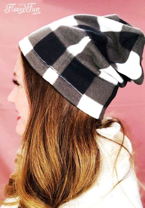 Simple Fleece Slouchy Beanie Diy Free Pattern Sewing Fleece Fleece Hats Fleece Sewing Projects