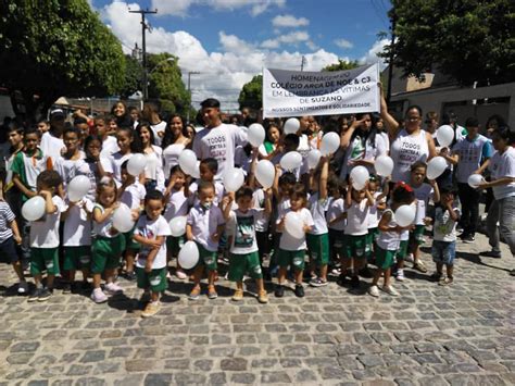 Colégio Arca de Noé e Colégio Cássia Cristina