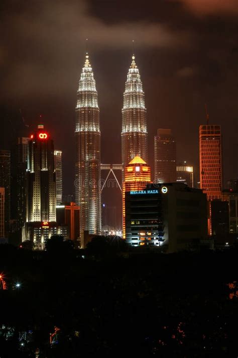 Kuala Lumpunightscape De Kuala Lumpur City Centre Foto De Stock