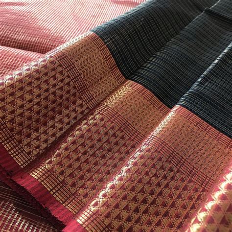 Handwoven Cotton Silk Chequered Zari Maheshwari Saree Seerat