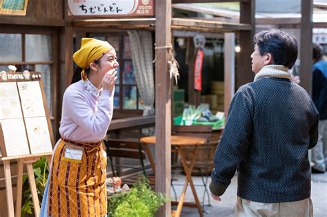 連続テレビ小説「ちむどんどん」第114話。呼び込みをする歌子（上白石萌歌）（c）nhk ― スポニチ Sponichi Annex 芸能