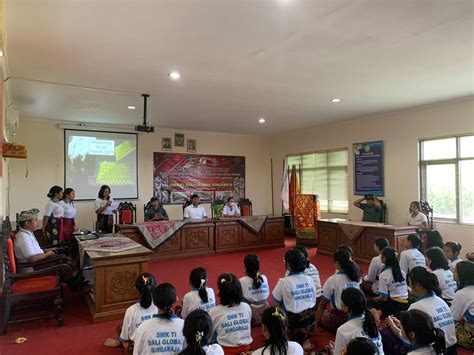 Menumbuhkan Minat Dan Kreativitas Siswa Smk Ti Bali Global Singaraja Melalui Pasraman Kilat