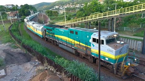 Trem De Passageiros Da Vale Descendo Passando Por Resplendor Mg Na