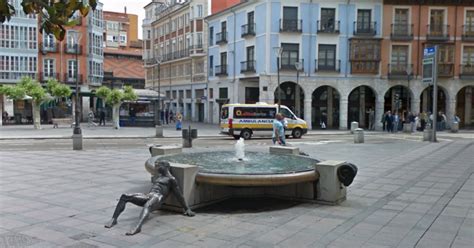 Apuñalado un joven durante una reyerta en la plaza de la Rinconada de