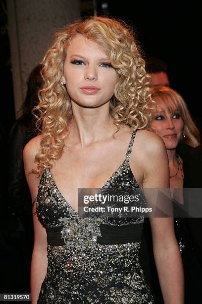 103 Taylor Swift 2006 Stock Photos, High-Res Pictures, and Images ...