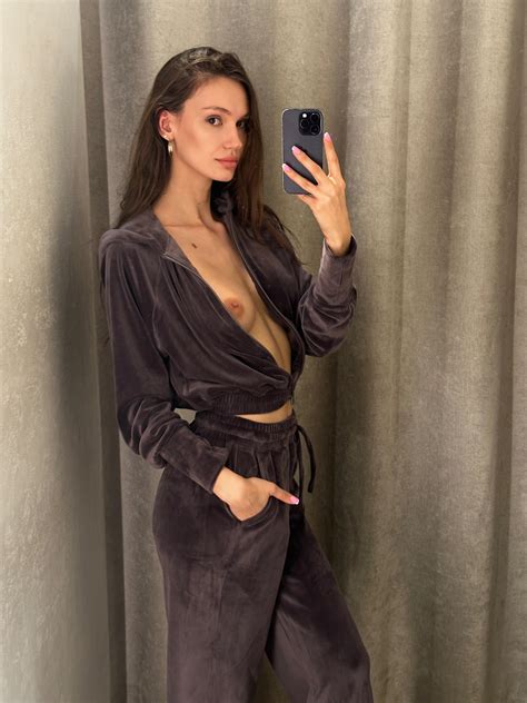 Somehow Being Naked In Public Turns Me On More Than My Dick R Boobsflashing