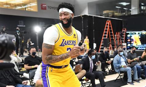 Lakers Sign Superstar Anthony Davis To A New 3 Year 186 Million