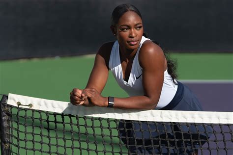 Charitybuzz Sloane Stephens Will Follow You On Instagram