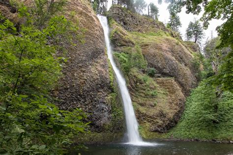 A complete guide to visiting Horsetail Falls and Ponytail Falls