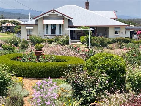 Open Gardens: Stanthorpe Apple and Grape Harvest Festival – Stanthorpe ...