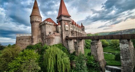 Castelul Corvinilor Din Hunedoara In Topul Palatelor De Poveste Top