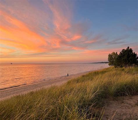 12 Amazing Michigan Beach Towns On Lake Michigan