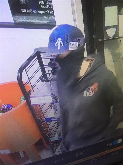 Kennewick Police Searching For Suspect In Weekend Robbery Tri City Herald