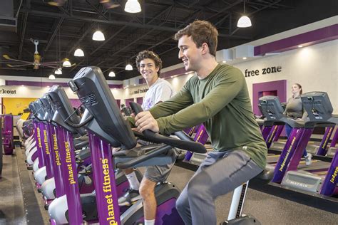 PLANET FITNESS INVITES HIGH SCHOOL TEENS TO WORK OUT FOR FREE ALL SUMMER LONG TO IMPROVE THEIR