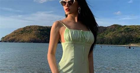 Chẳng cần bikini khoe da thịt Chi Pu vẫn gợi cảm với đường cong lấp ló