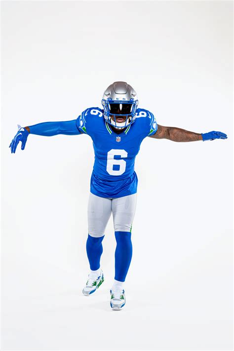 First Look Seattle Seahawks Reveal 90s Era Throwback Uniforms