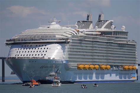 Ship Photos of the Day - The Largest Cruise Ship Ever, Harmony of the Seas