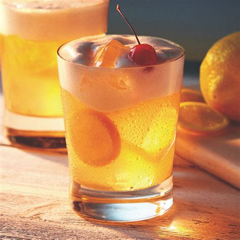 Jim Beam® Honey And Lemonade Recipe Bourbon Mixed Drink Recipe Cocktails