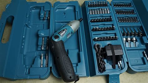 Máy bắt vít chạy pin 4 8V Makita 6723DW