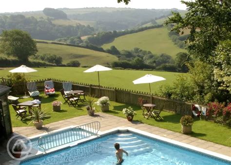 40+ campsites with swimming pools in Cornwall