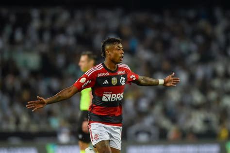 De Retorno Aos Gramados Renova O Veja N Meros De Bruno Henrique