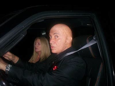 The Dirty Disher: Is Gene Simmons bald?