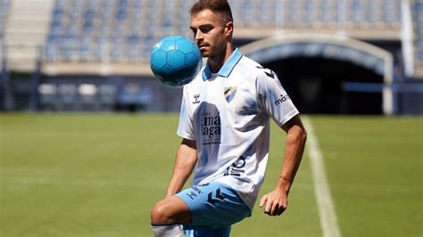 Presentaci N De Juan Hern Ndez Como Nuevo Jugador Del M Laga Cf