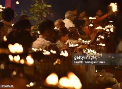 Yamuna Aarti Photos and Premium High Res Pictures - Getty Images