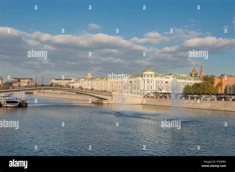 Fountains on Vodootvodny Canal in Moscow, Russia Stock Photo - Alamy