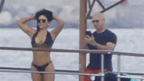 Jeff Bezos Plays Photog For Bikini Clad Lauren Sanchez On Superyacht