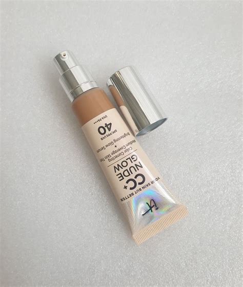 IT Cosmetics CC Nude Glow Lightweight Foundation Glow Serum With SPF