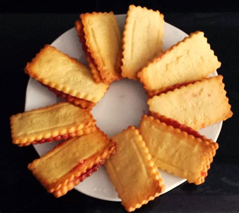 Fogones Y Melones Pastas De Mantequilla Y Mermelada De Fresa