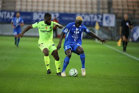 Football Ligue 2 Grenoble Foot 38 Les Vainqueurs Dauxerre