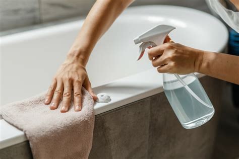 Limpiar una Bañera Consejos Trucos y Frecuencia de Limpieza