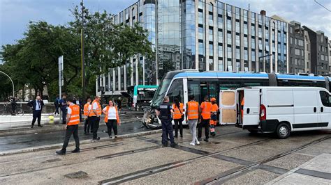 Val De Marne Un Choc Entre Un Poids Lourd Et Un Tramway T Choisy Le