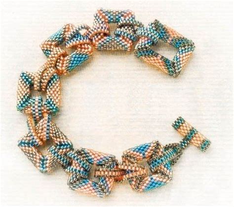 Браслет из квадратов | Beaded bracelet patterns, Bracelet patterns ...
