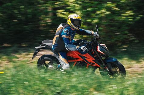 Hyper Naked Bike Vergleich KTM Super Duke R