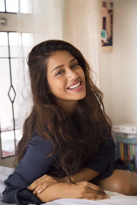 Actress Nivetha Pethuraj Latest Hot Navel Show Photoshoot S