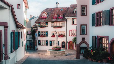 5 walks through the Old Town | basel.com