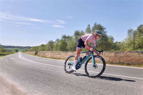 Canyon dévoile sa gamme Aeroad 2022 Matos vélo actualités vélo de